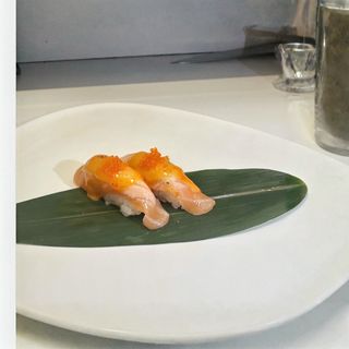 Nigiri salmon cheese