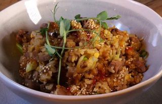 Wok (nudle) sa pečenom svinjetinom 360 g