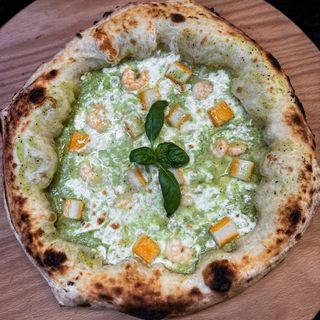 Crema di zucchine con gamberetti, polpa di granchio