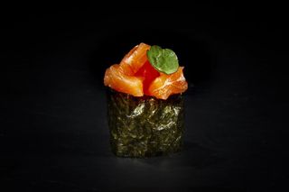 Gunkan salmone - 1 pezzo