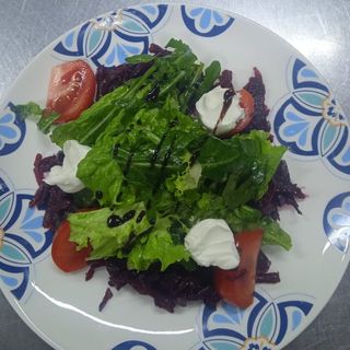 Свекольный салат с сыром Креметто