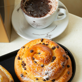 Cornetto e cappuccino