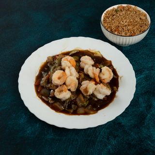 Prženi pirinač sa škampima i lignjama