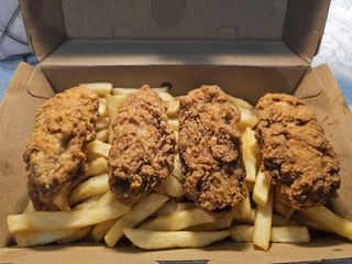 Хрупкави пилешки (KFC) крилца (300г)