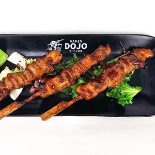Brochetas de pollo yakitori (4 piezas)