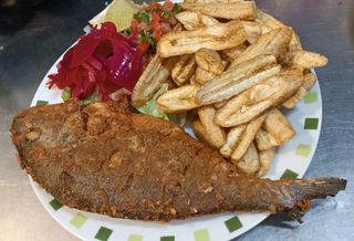Pescado frito tipico