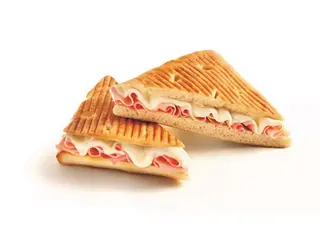 Toast con prosciutto e formaggio