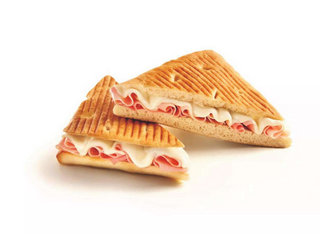 Toast con prosciutto e formaggio