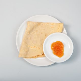 Crepes con confettura extra di albicocche