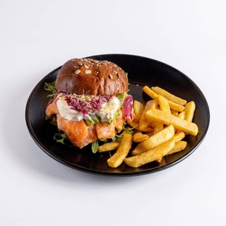 Smoked salmon burger