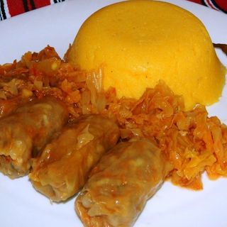 Sarmale cu mamaliga