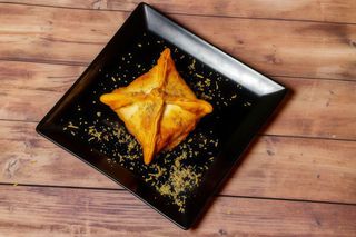 Самса з моцарелою та фетою (100г)