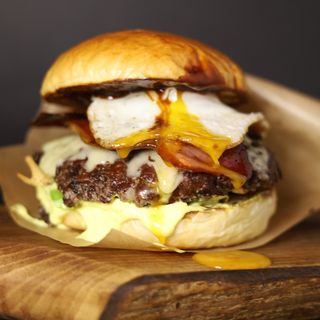 Burger miodowe bbq z kurczakiem 