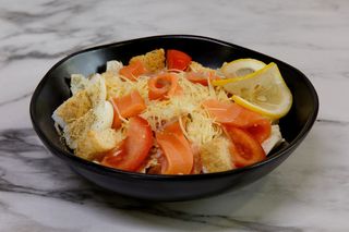 Салат "Цезарь из лосося" (200г)