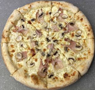 Піца карбонара