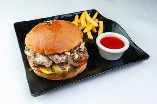 Бургер "Килиманджаро" с картофелем фри