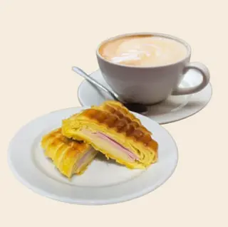 Croissant Misto + 1/2 Leite