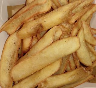 Patatine fritte (con buccia)