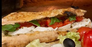 Panuozzo caprese