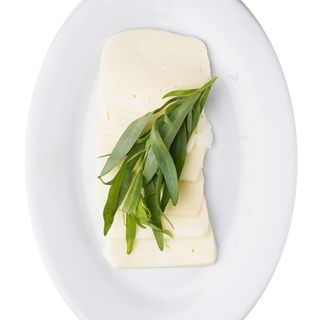 Сир сулугуні з тархуном (100 г)