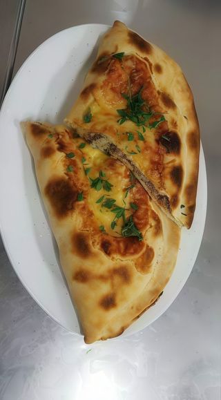 Turecki specjal  Katmer Calzone ok. 300 g