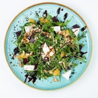 Свекольный салат с апельсинами и сыром фета