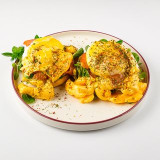 Royal eggs with smoked salmon