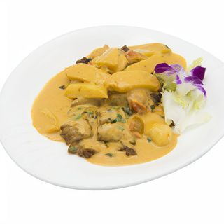 75 Anatra con curry rosso e latte di cocco