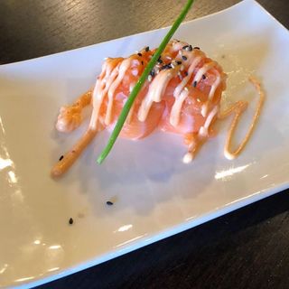 62. Gunkan spicy salmone