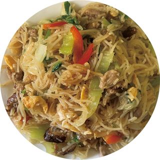 38. Fideo De Arroz Salteado