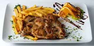 Pileći batak sa pomfritom