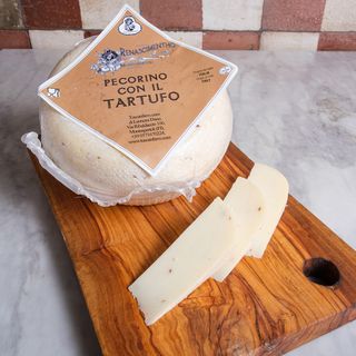 Pecorino al tartufo  200 g