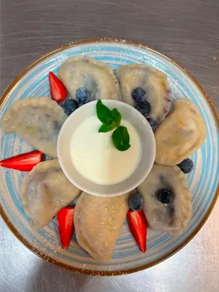 PIEROGI Z JAGODAMI