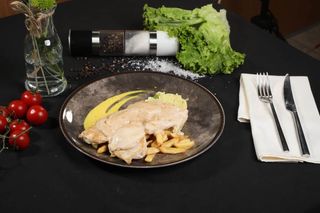 Piletina u kikiriki sosu