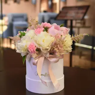 Flowerbox z piwonią różową