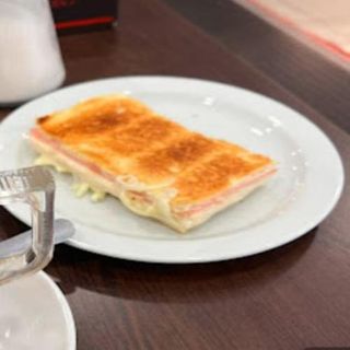 sándwich de york y roquefort