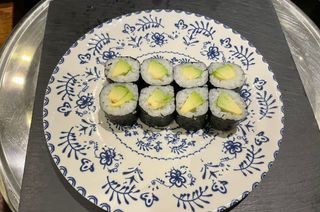 Maki Aguacate 8pzs.