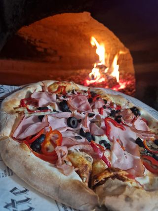 Pizza Capricciosa Ø33cm