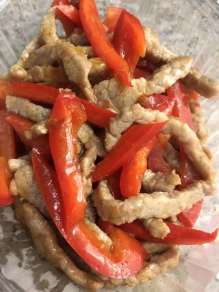 44.MANZO CON PEPERONI IN SALSA PICCANTE