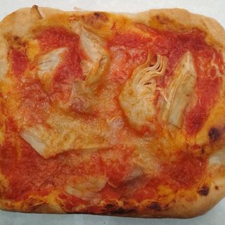 Pizzetta rossa  Margherita con cotto e carciofi