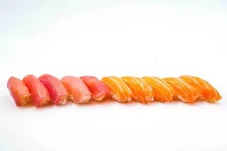 147. Sushi sake maguro