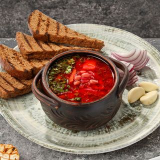 Borș roșu cu fasole