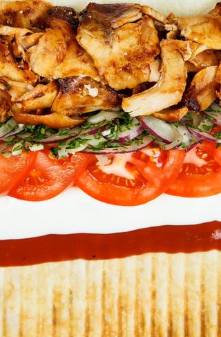 Турецька шаурма з куркою в лаваші (430г)