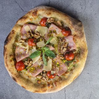 Pizza Pesto Bolognia (30 Cm.)