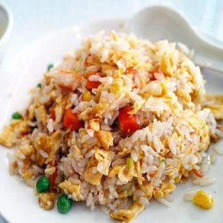 Arroz Frito Con Tres Delicias
