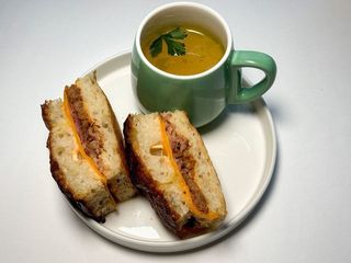 Фокача з томленою яловичиною