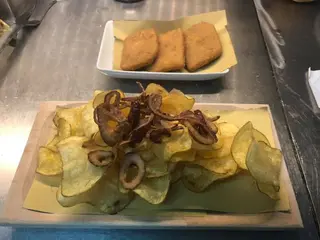 Sfoglia di patate con buccia di cipolla di Tropea