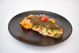 Сьомга със сос Холандез (250г)