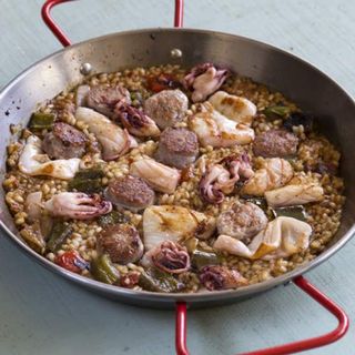 Paella De Calamares Y Butifarra