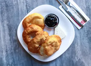 Мекици със сладко и сирене (300г)